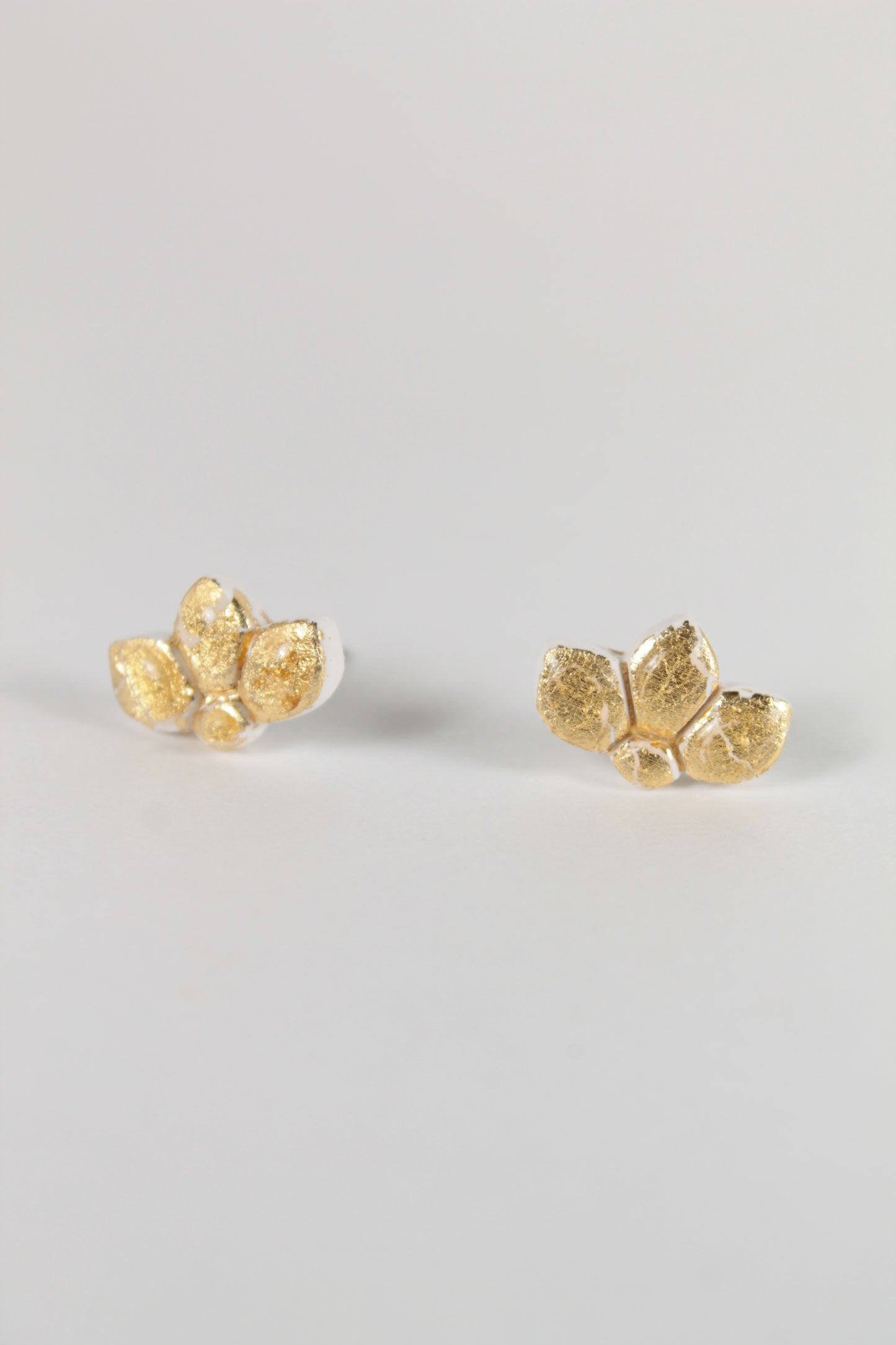 Mini Gold Daisy Studs