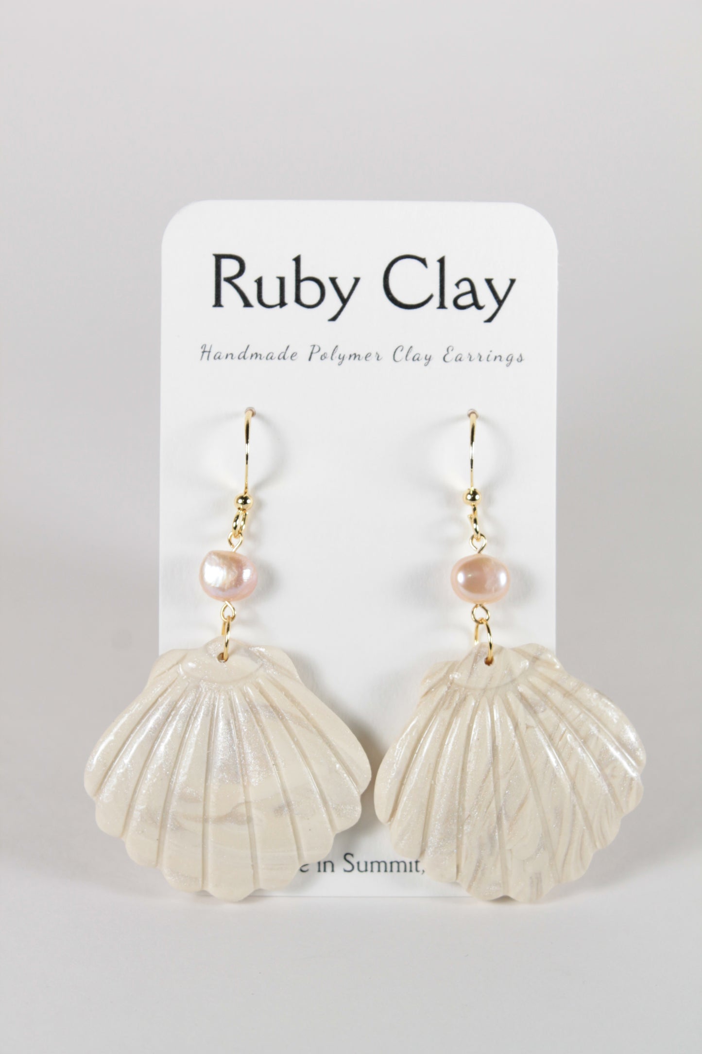 Seashell w/Freshwater Pearl